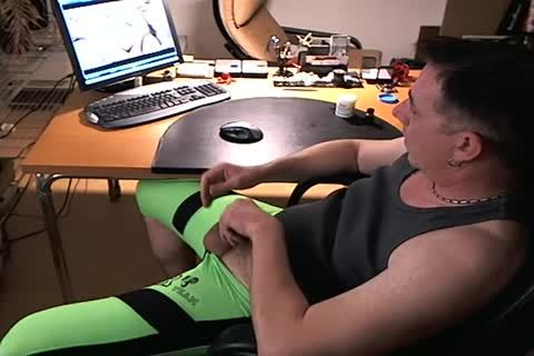 Green Bulge -> White ball cream