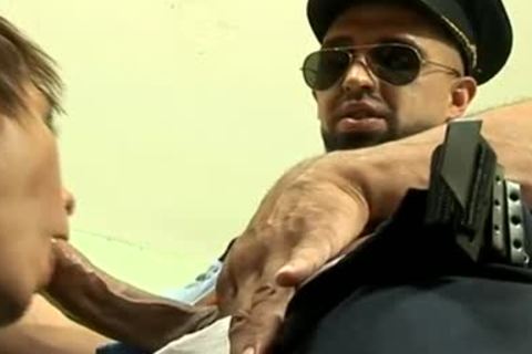 Tw-nk Getting His sleazy wazoo fucked By A Cop