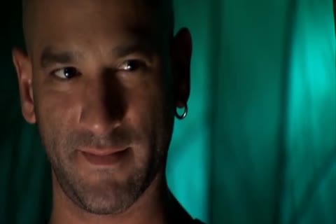 Westle & nail: Geoffrey Paine & Dean Flynn