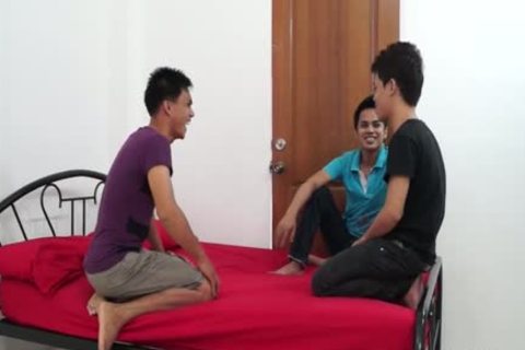 Three twinks Daisy Chain ass On The bed