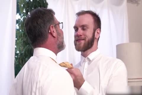 President bonks His young Attendant