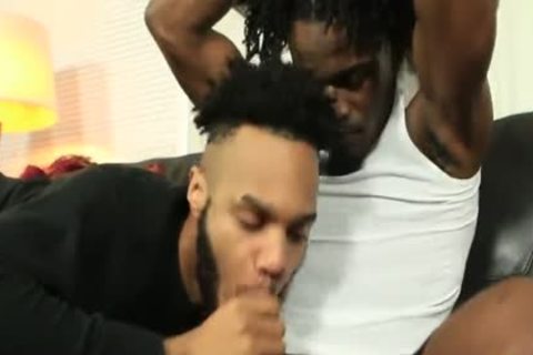 Watch Fame poke Ghamo