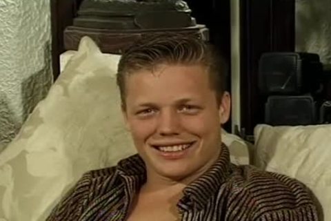 fashionable blonde Enjoys A worthwhile bang With recent friend