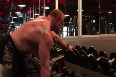 Sweaty bareback three-some At The Gym