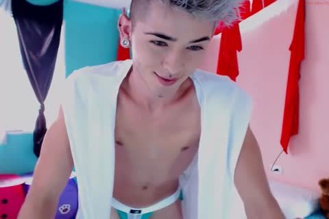 naughty twink Danny long cam Show