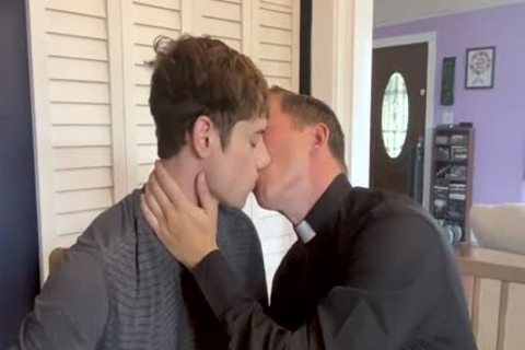 Father Parker nails Taylor Reign