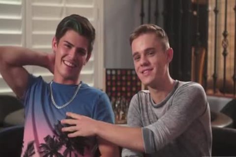 Two youthful dudes Have No limits