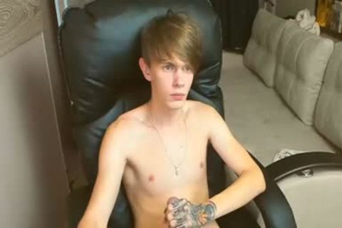youthful Blond Masturbating Live