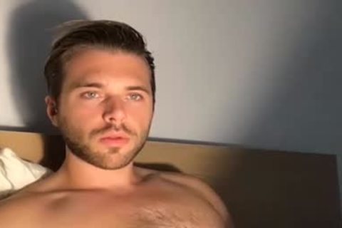 handsome dude Bathing In Live