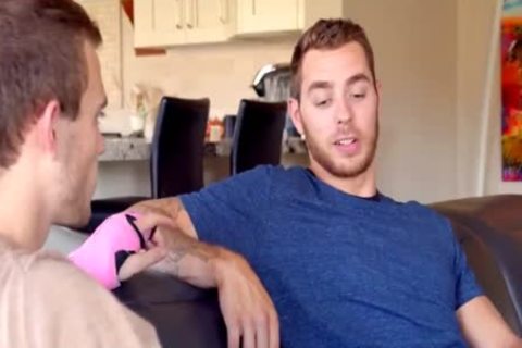 Giving His Buddy A Hand And A bare 10-Pounder