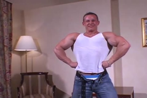 Muscle Hunks - Johnny Dirk (young Exhibitionist 2)