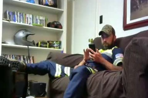 daddy Bearded guy Masturbating In cam