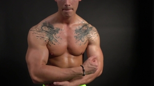 EastBoys: Daniel Donovan close up fitness live on cam