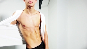 EastBoys: Friend Vincenzo Mazzi oil workout