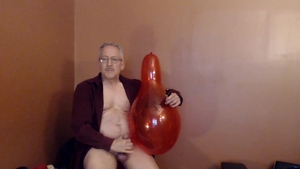 Balloonbanger 60) Slow joy W Med Sized Balloon-Jerk sperm Pop