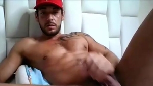 Tattooed And Bearded ebony guy Jerks His knob Quickly