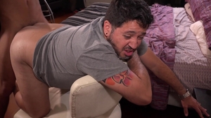 Bareback Me Daddy: Young mature Tommy enjoys greatly loud sex