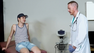 DoctorTapes: The Naked Doctor and His Patient