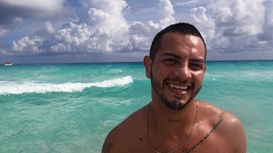 Latin Leche: New Friendships Bloom on the Beach