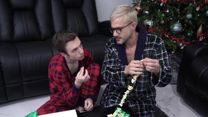 Family Dick: Snowflake Swallowing Santa
